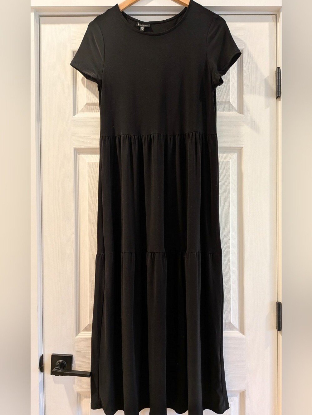Nicole Miller Black Tiered Short-Sleeve Midi Dress